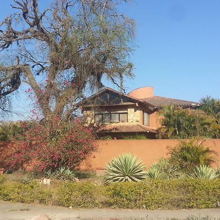 Hotel La Casona Camiri Extérieur photo